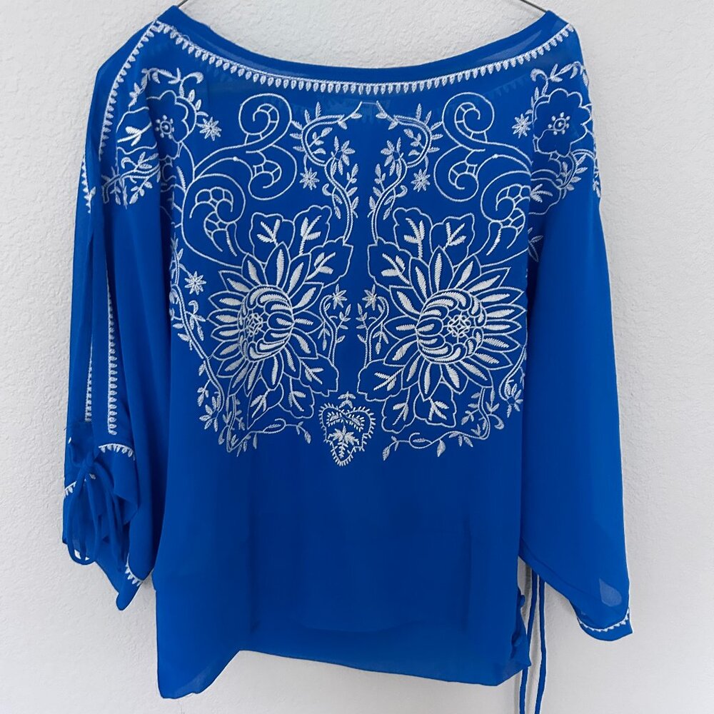 Yahada Blue Floral embroidered Blouse M/L